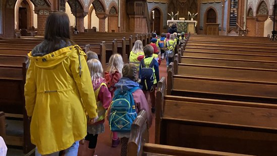 Zum Erntedankfest geht's in die Inselkirche.